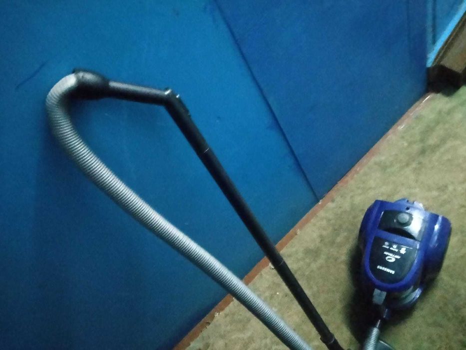 Пылесос SAMSUNG 1600 ВТ