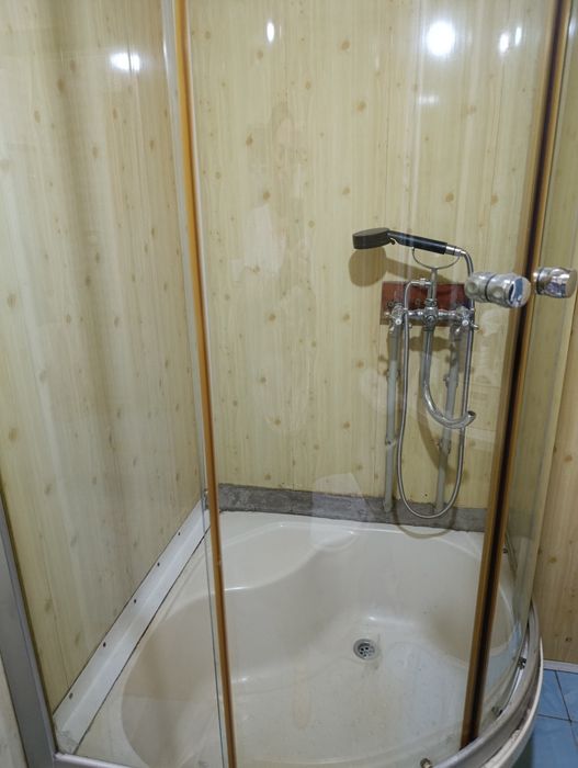 Продам душевую кабину, угловую