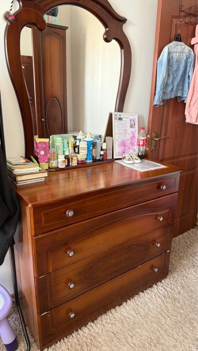 Спальный гарнитур