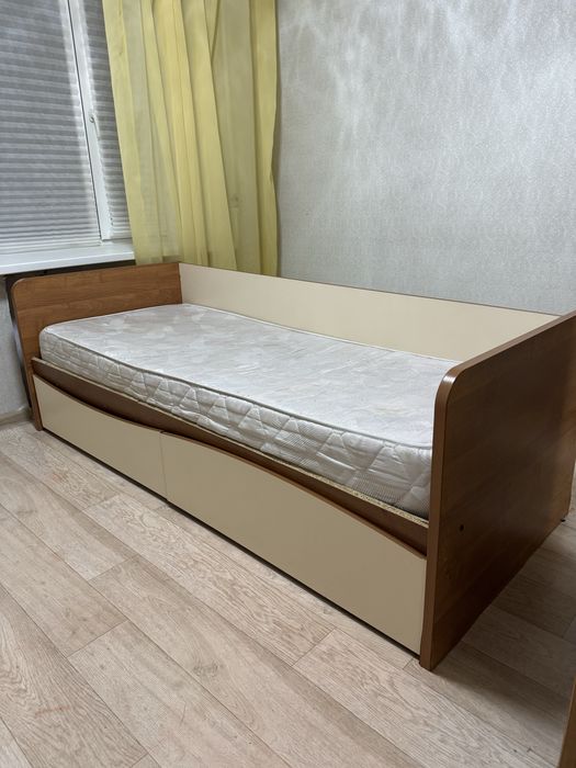 Кровать подростковая