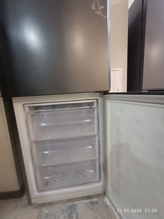 Холодильник Samsung