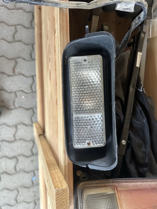 продавам над фарове