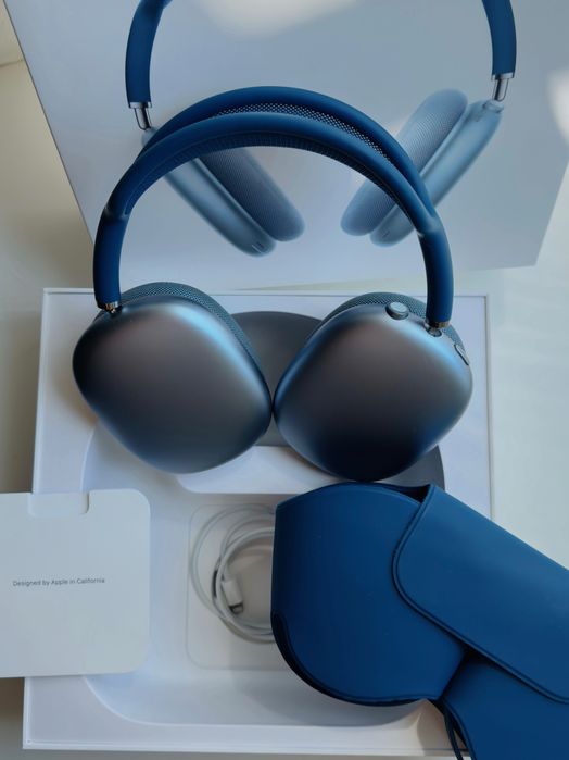 AirPods Max — Pacific Blue