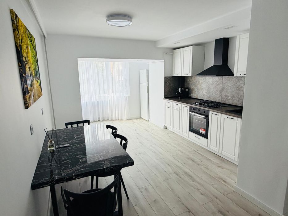 PF vând apart cu 2 camere, Plopilor
