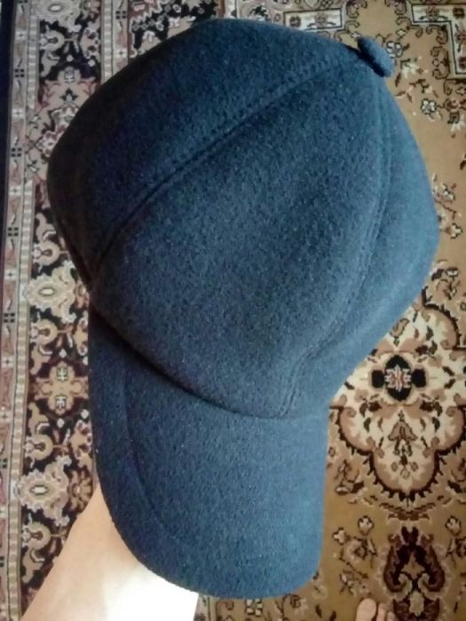 Зимняя бейсболка.