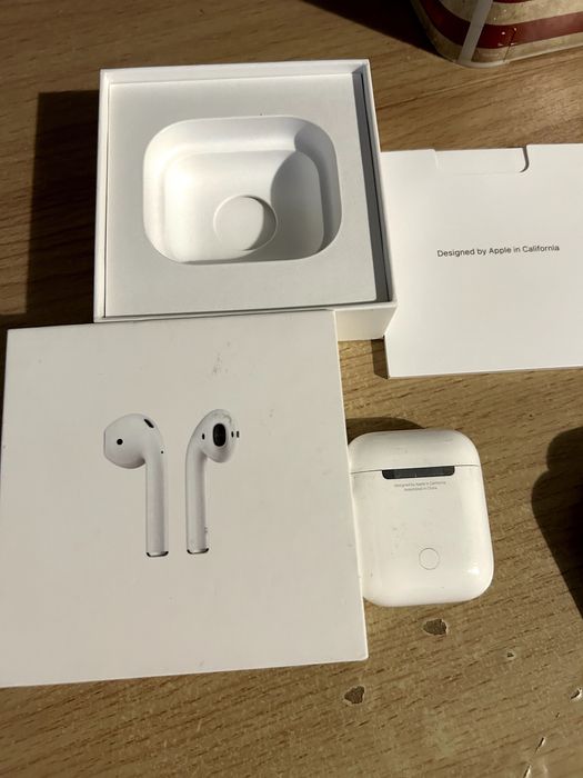 Apple AirPods 1 Поколение