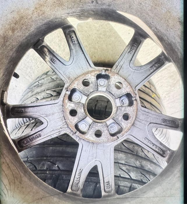 Vand 4 roti aluminiu 215/60/R17 iarna M+S 97H PIRELLI in stare buna.