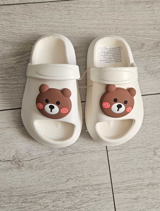 Papuci, marime 24-25