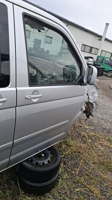 Vand usa fata dr Volkswagen T5
