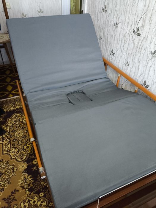 Медицинская кровать для лежачих больных