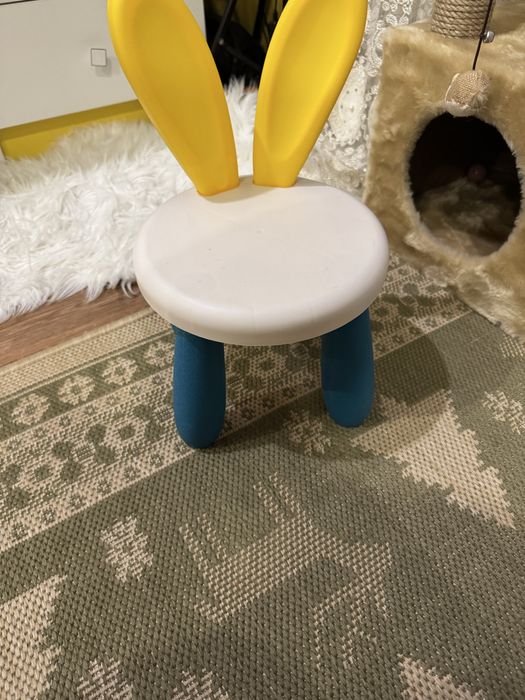 Продам два стульчика детских