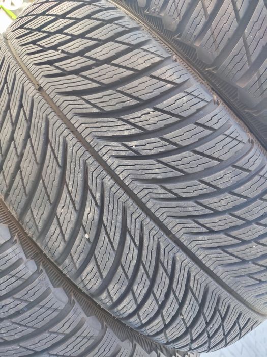 4 бр зимни 225/45/18 Michelin