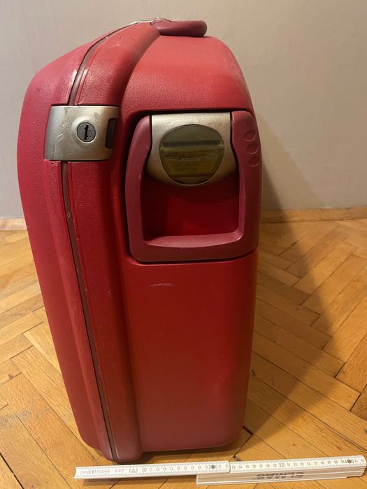 Куфар с твърди стени Samsonite