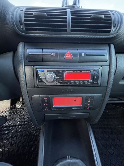 Seat Leon  1.M    1,6 бензин