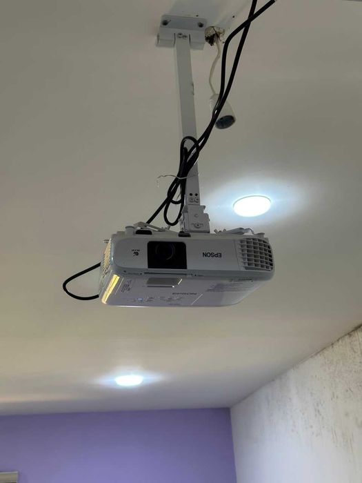 IDEAL Epson EB-X49 Proyektor sotiladi