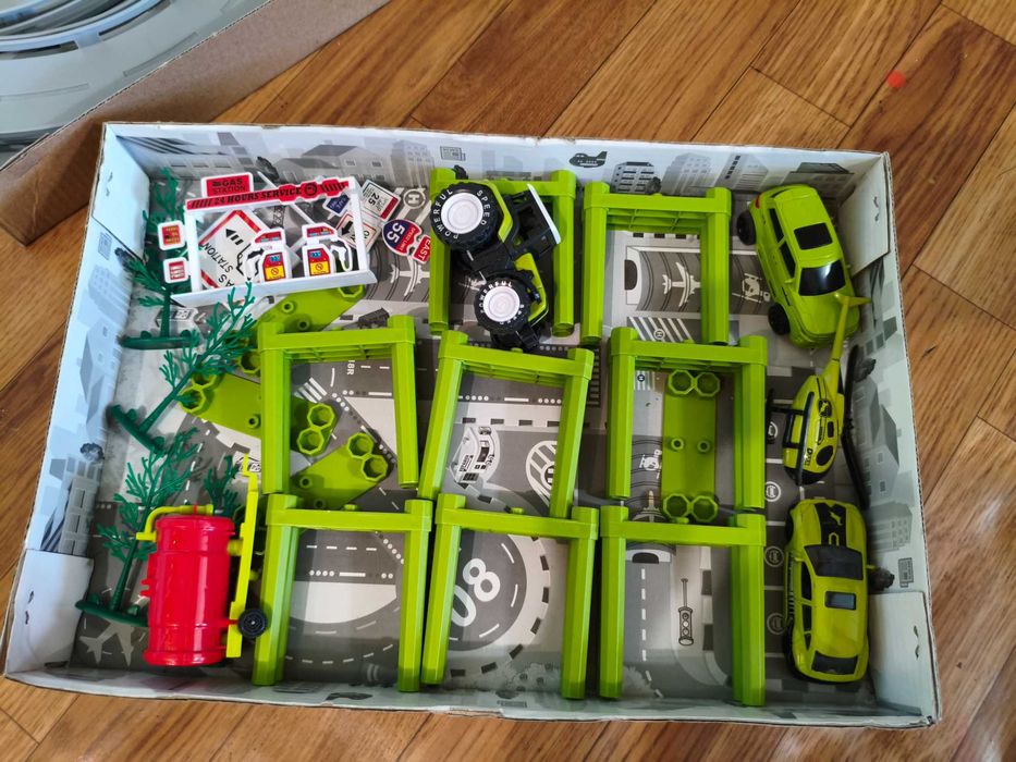 Трек с машинками