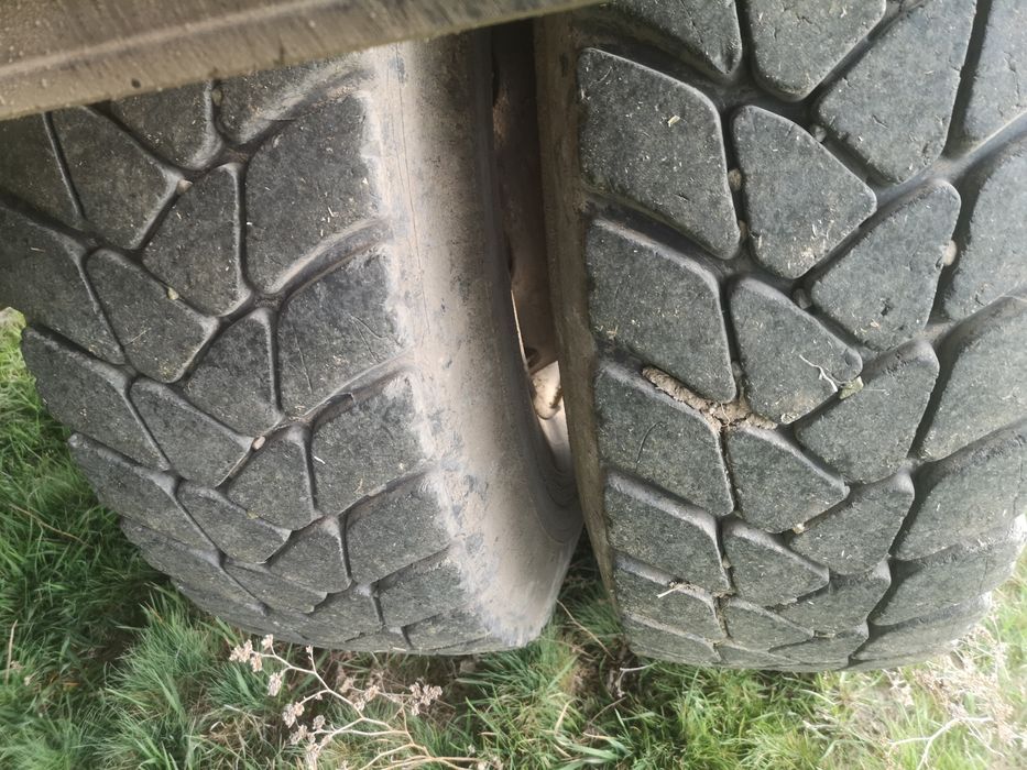 Mercedes 1824 4x4  basculabil cu macara