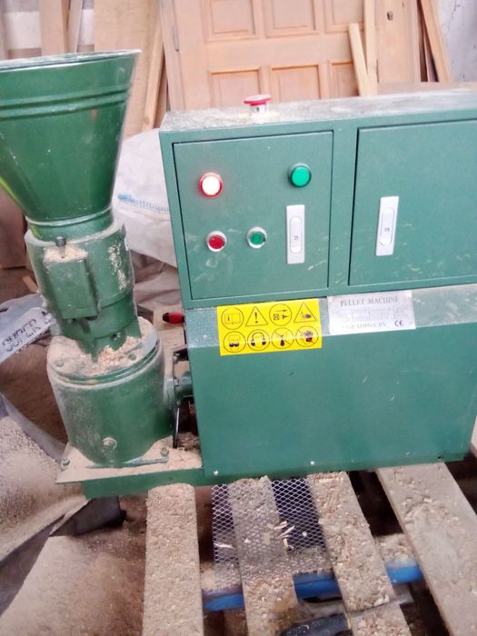 Машина за пелети