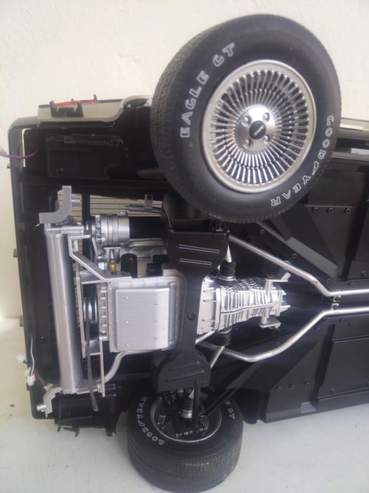 DELOREAN DMS 12 лят модел в мащаб 1/8 
Back to the Future
Premium 1982