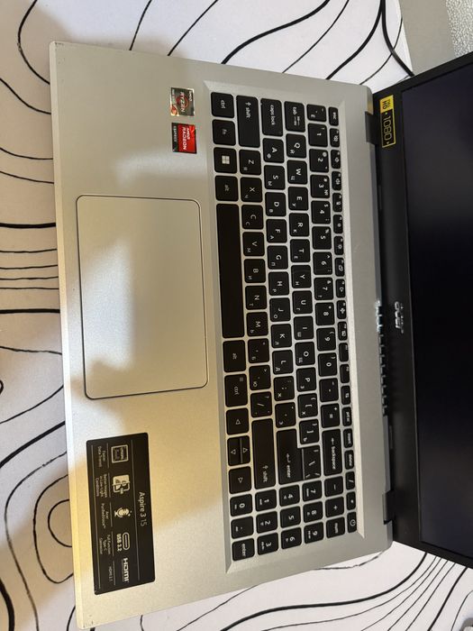 Ноутбук acer ryzen 3 7300u