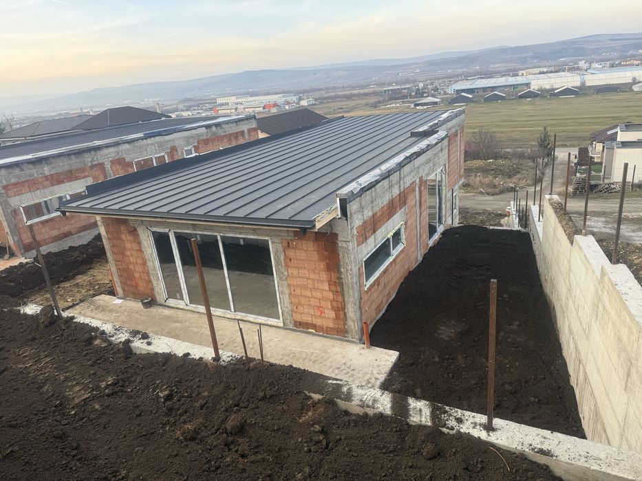 Vand casa Dezmir - zona Planoarelor