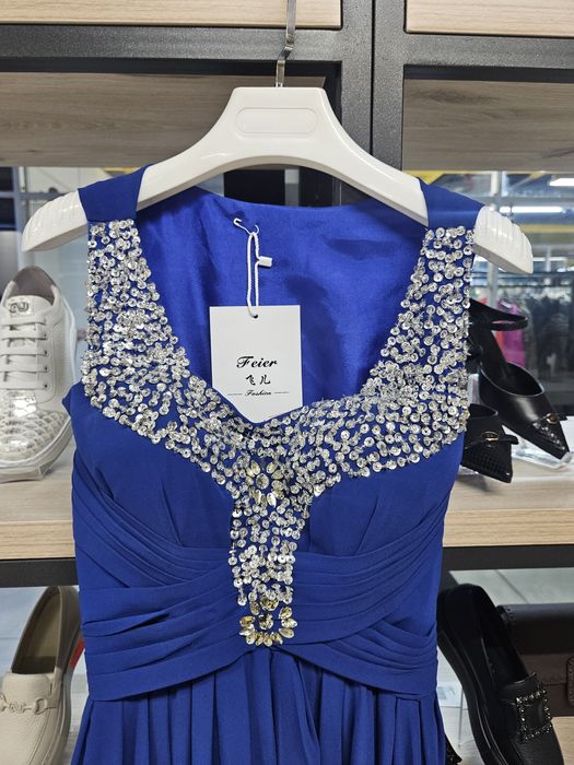 Красивое платье ручной работы