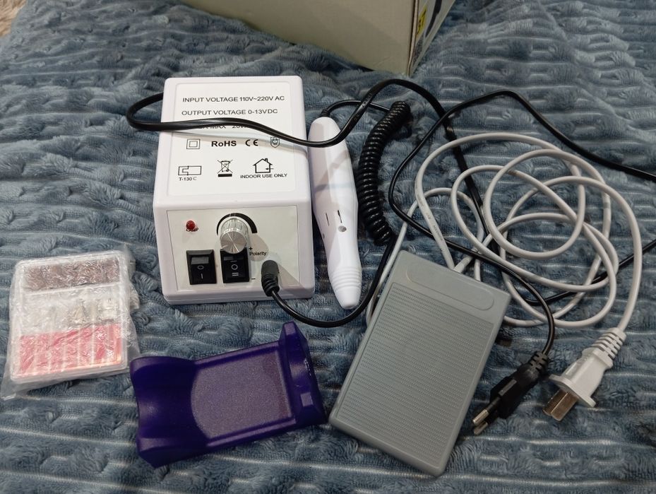 Аппаратный маникюр с пидалью