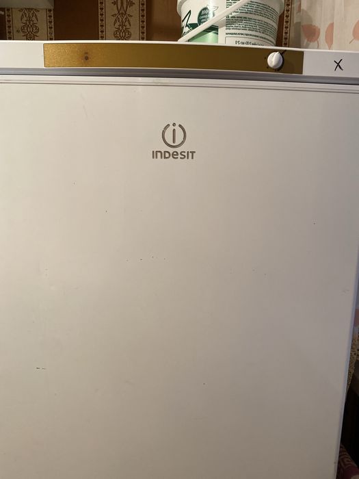 Холодильник indesit  10.000тг