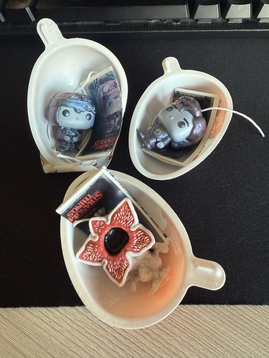 Продам kinder joy stranger things ОСД