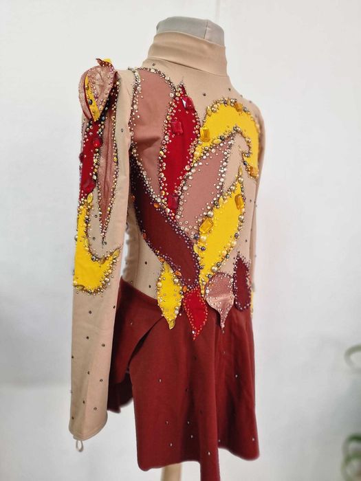 Рокля за фигурно пързаляне