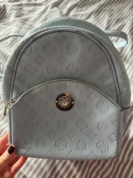 Малка дамска раница Guess