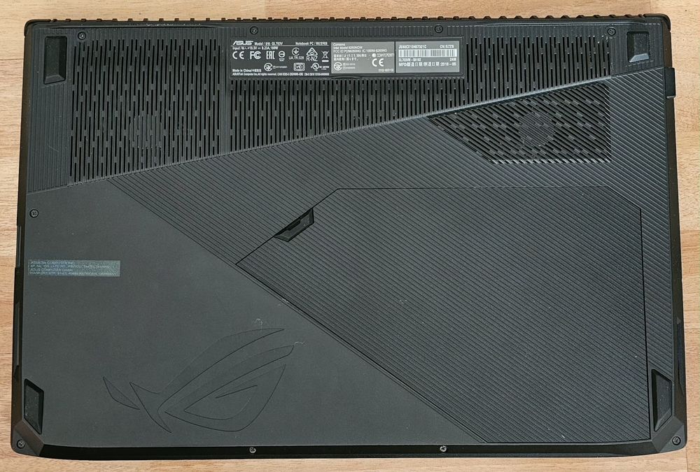 Asus ROG Strix G731GU - 17" - I7 16GB ram 128 SSD + 240