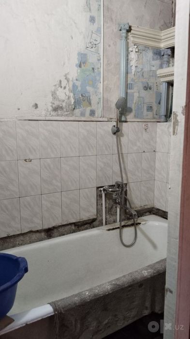 Продам квартиру 1/6/9 (42 кв м)массив Панельный
