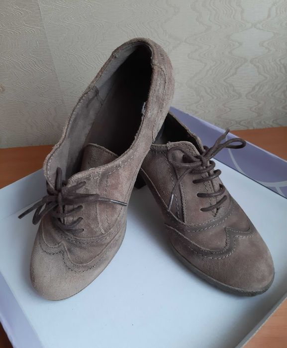 Продавам дамски обувки