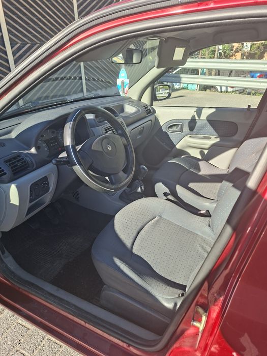 Renault Clio 2. An 2005