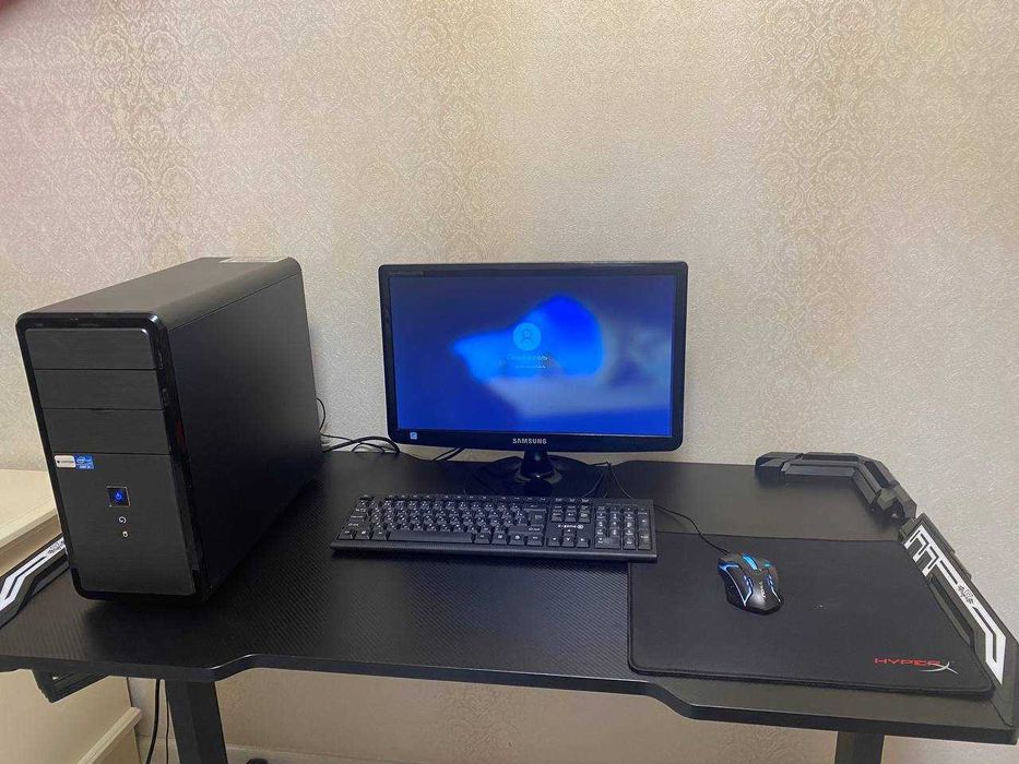 настольный компьютер в сборе