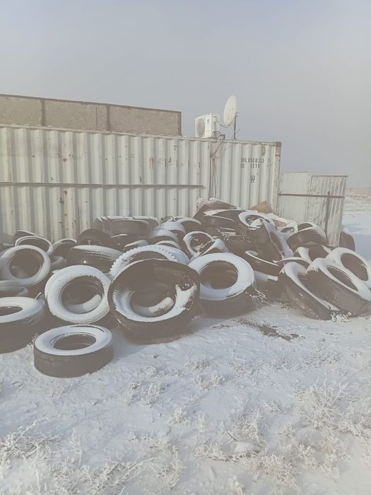 Отдам даром шины утиль для хоз.нужд.