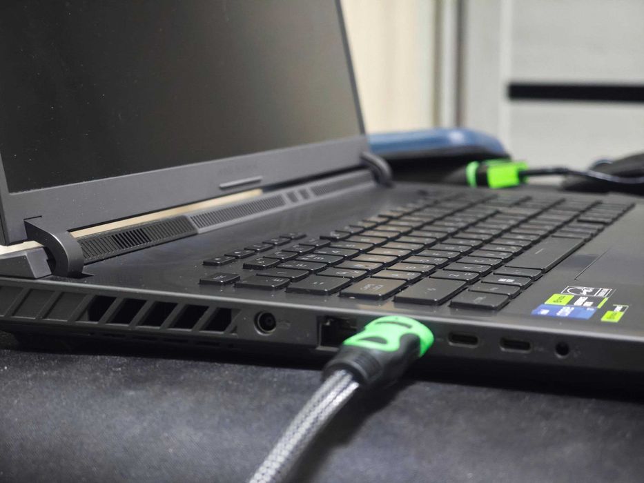 Продаю ноутбук Asus Rog Strix G18