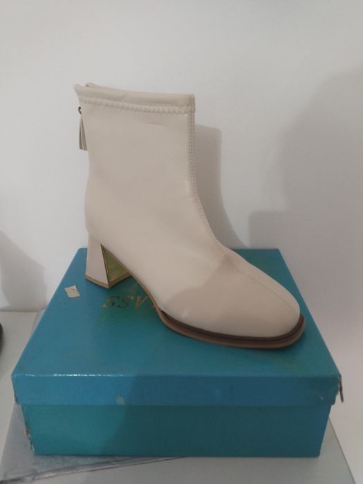 Күздік етік сатылады