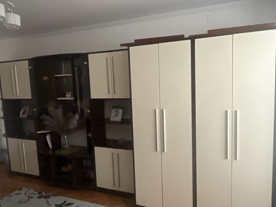 Vand mobila sufragerie