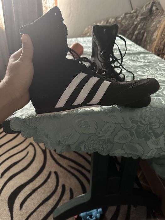 Продавам обувки за бокс