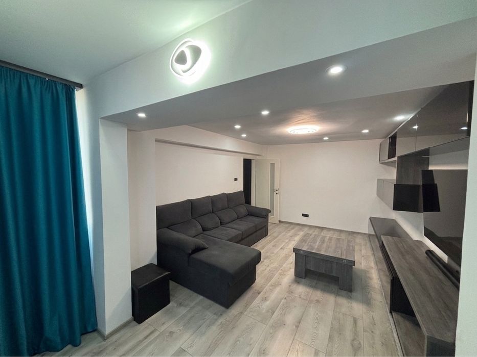 Apartament 3 Camere, 74 mp – Pitești, Prundu Complex 2 – Living Spațios cu Balcon Integrat, Geamuri Termopan, Etaj 7/7, Lift Nou