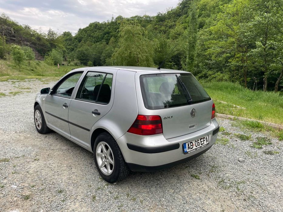Vând Golf 4 1.4 benzina