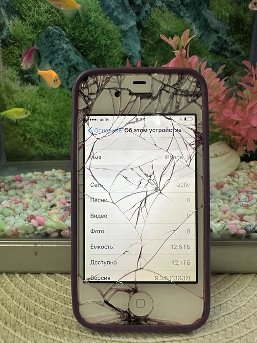 Продам iPhone 4S 16GB