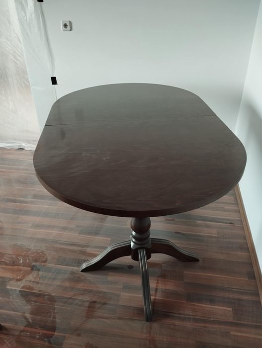 Трапезна маса