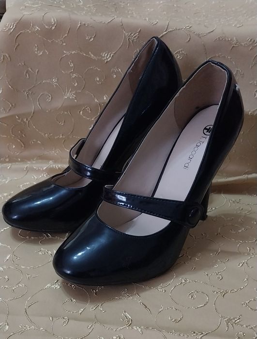 Продам туфли женские