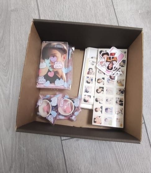 Продам бокс с Stray kids