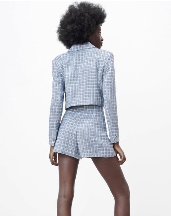 Комплект късо сако и панталонки Зара