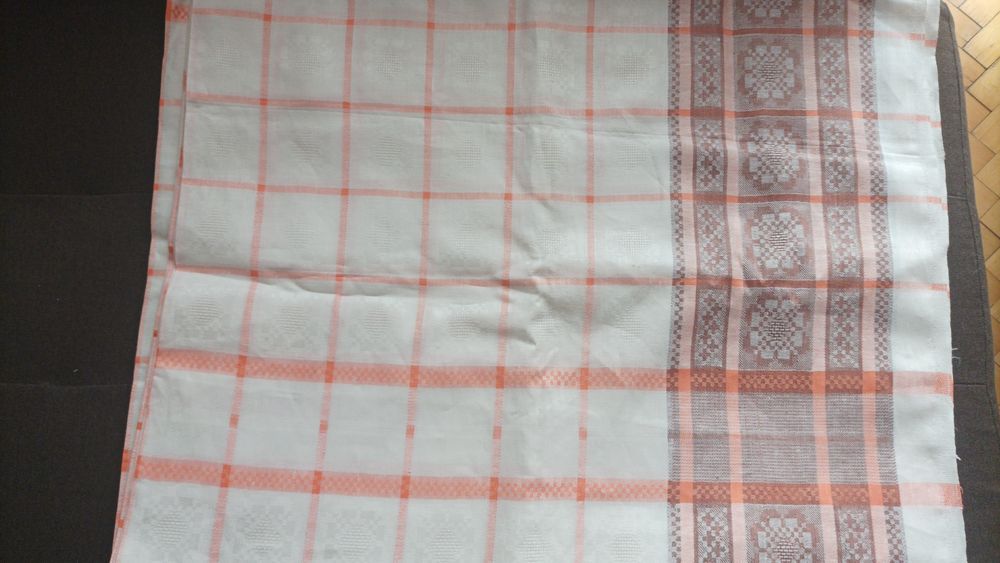 Продавам платове за покривка за маса