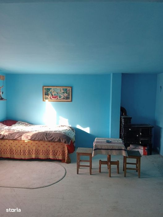 Casa cu etaj in sat Poiana-Braesti
